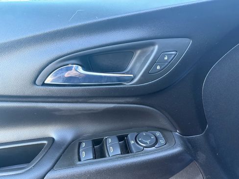 Used 2023 Chevrolet Equinox LT image 18