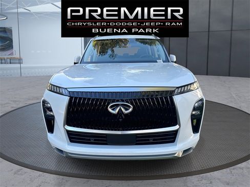 Used 2025 INFINITI QX80 Luxe image 2