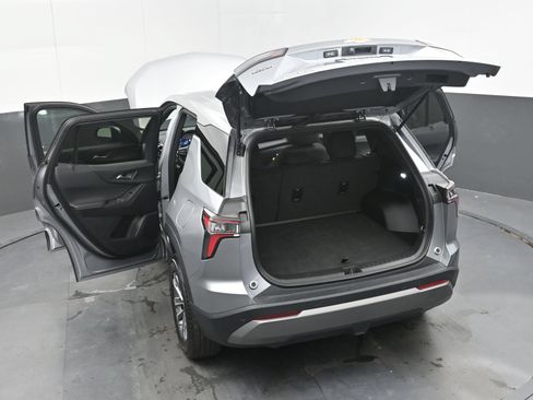 Used 2025 Chevrolet Equinox LT FWD image 44