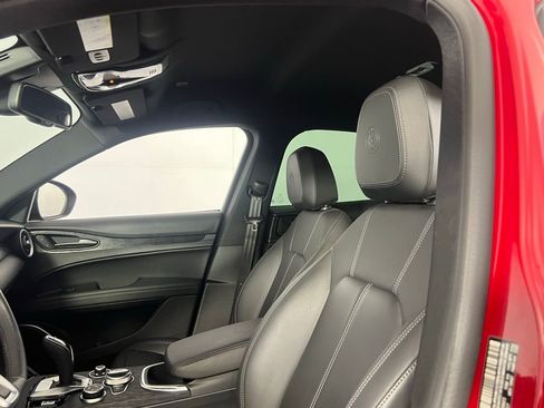 Used 2023 Alfa Romeo Stelvio Sprint image 24