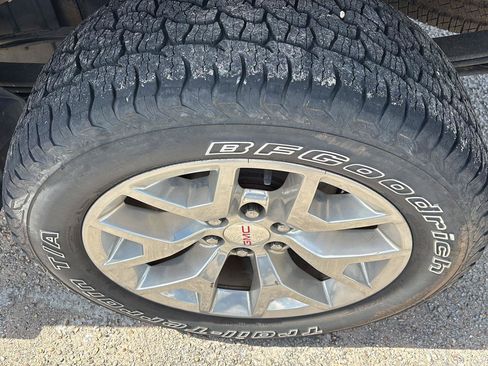 Used 2018 GMC Sierra 1500 SLT AWD/4WD image 11