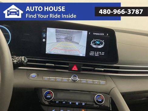 Used 2025 Hyundai Elantra SEL image 23