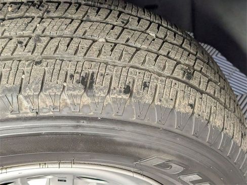 Used 2023 Chevrolet Colorado W/T image 8