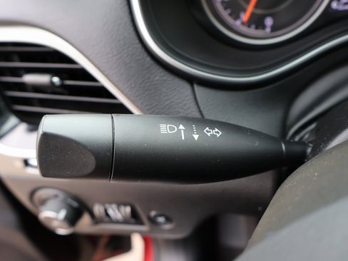 Used 2019 Jeep Cherokee Limited w/ Luxury Group image 40