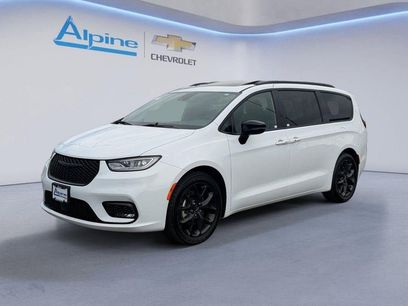 Used 2025 Chrysler Pacifica Limited