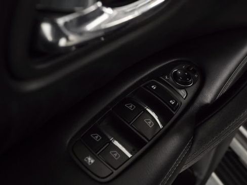 Used 2016 INFINITI QX80 4WD w/ Driver's Assistance Package image 29