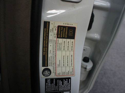 Used 2011 Mercedes-Benz E 350 4MATIC Sedan image 32