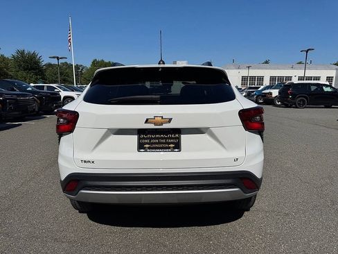 Certified 2024 Chevrolet Trax LT w/ Driver Confidence Package FWD image 6
