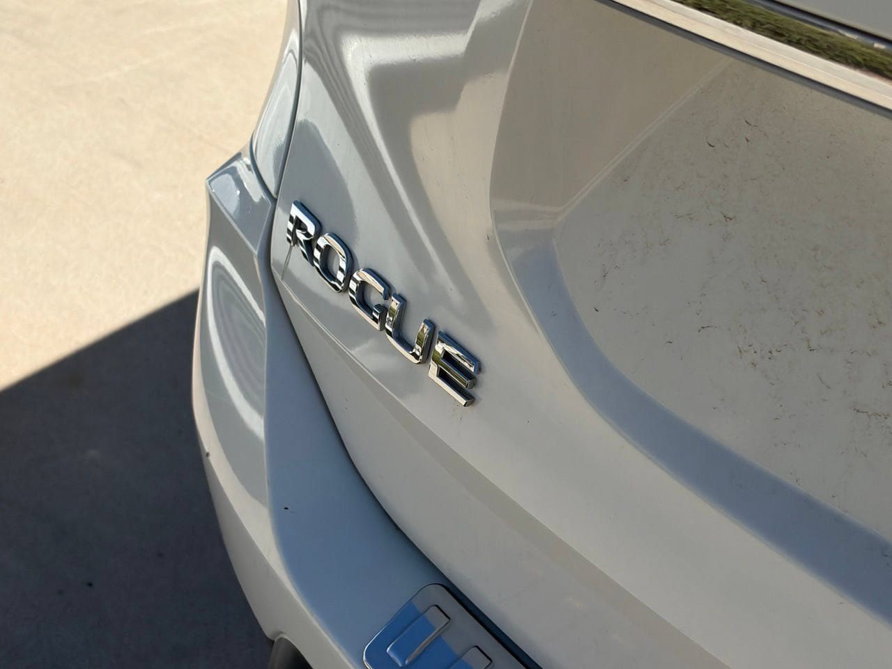 Used 2017 Nissan Rogue SV FWD image 4