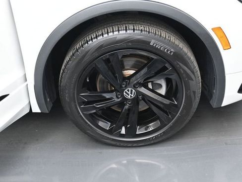 Used 2023 Volkswagen Tiguan SE R-Line image 37