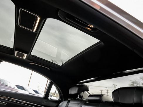 Used 2019 Mercedes-Benz S 560 4MATIC Sedan image 24