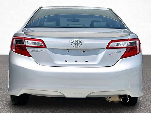Used 2012 Toyota Camry SE FWD image 6