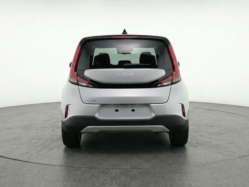 Used 2025 Kia Soul LX w/ LX Technology Package image 7