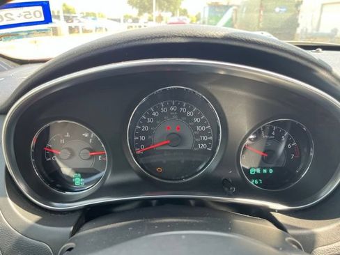 Used 2011 Chrysler 200 S FWD image 19