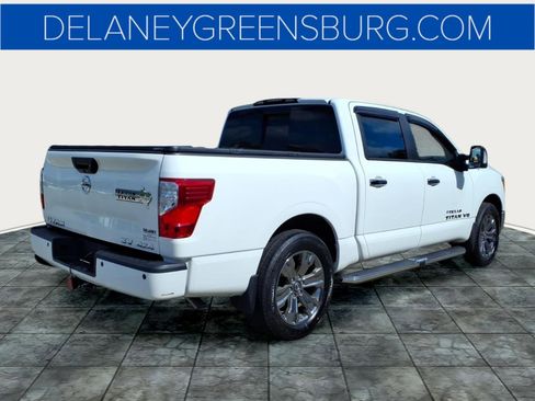 Used 2019 Nissan Titan SV w/ SV Convenience Package AWD/4WD image 3