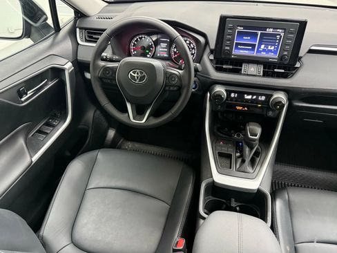 Used 2022 Toyota RAV4 XLE Premium image 30