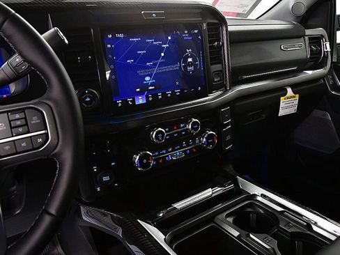 New 2025 Ford F250 Lariat w/ Lariat Ultimate Package AWD/4WD image 24