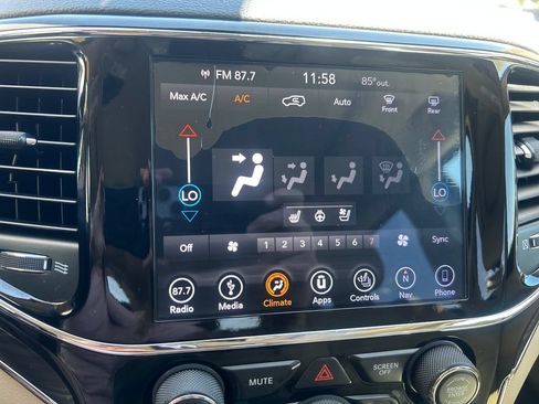 Used 2019 Jeep Grand Cherokee Limited w/ Luxury Group II AWD/4WD image 21