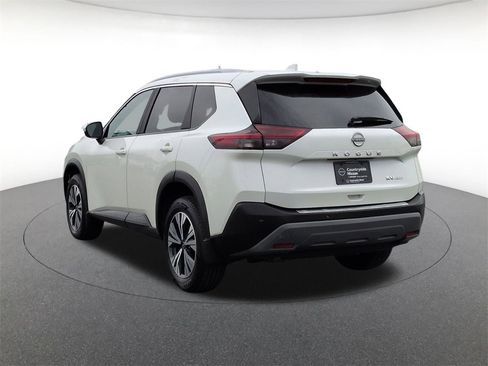 Used 2022 Nissan Rogue SV w/ SV Premium Package image 7