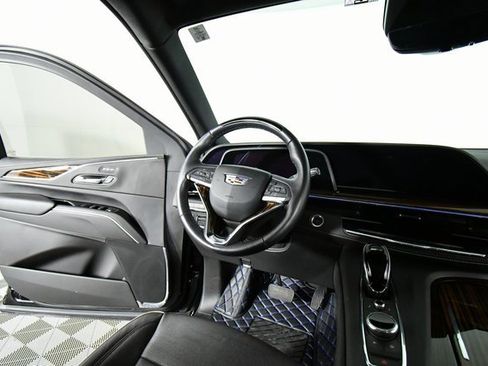 Used 2024 Cadillac Escalade ESV Premium Luxury w/ Performance Package image 23