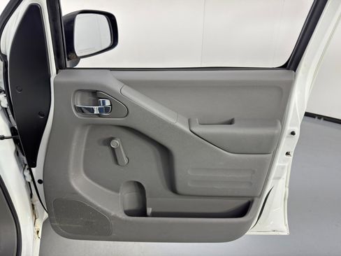 Used 2015 Nissan Frontier S image 30