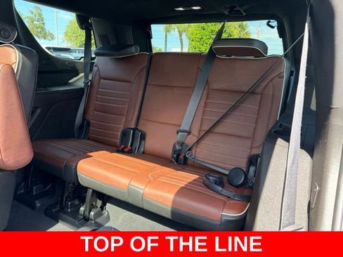 Used 2023 GMC Yukon Denali Ultimate AWD/4WD image 16