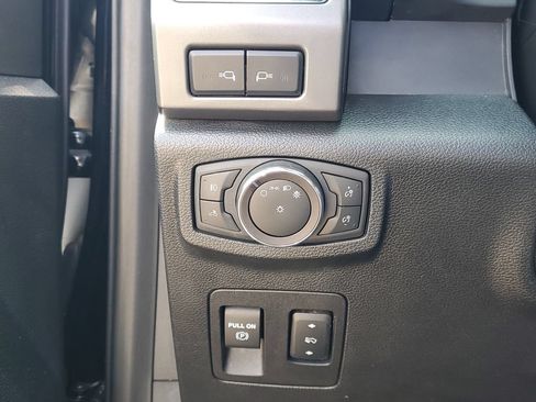 Used 2019 Ford F150 XLT w/ Equipment Group 302A Luxury AWD/4WD image 17