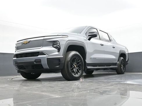 New 2025 Chevrolet Silverado EV LT image 55