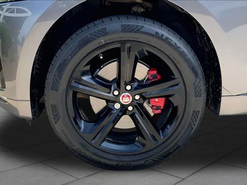 Used 2018 Jaguar F-PACE S AWD/4WD image 10