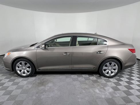 Used 2010 Buick LaCrosse CXS image 9