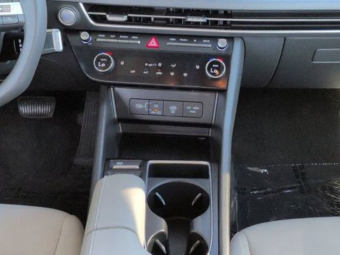 Used 2025 Hyundai Sonata SEL FWD image 17
