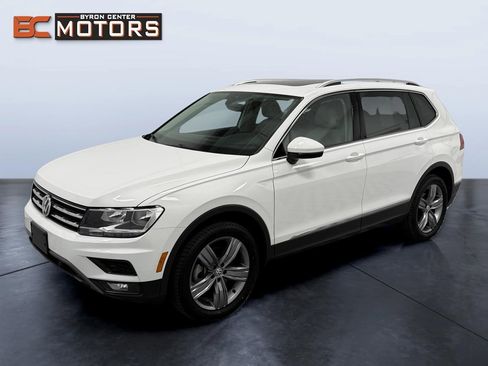 Used 2021 Volkswagen Tiguan SEL w/ 2-Row Tiguan MDO Package image 1
