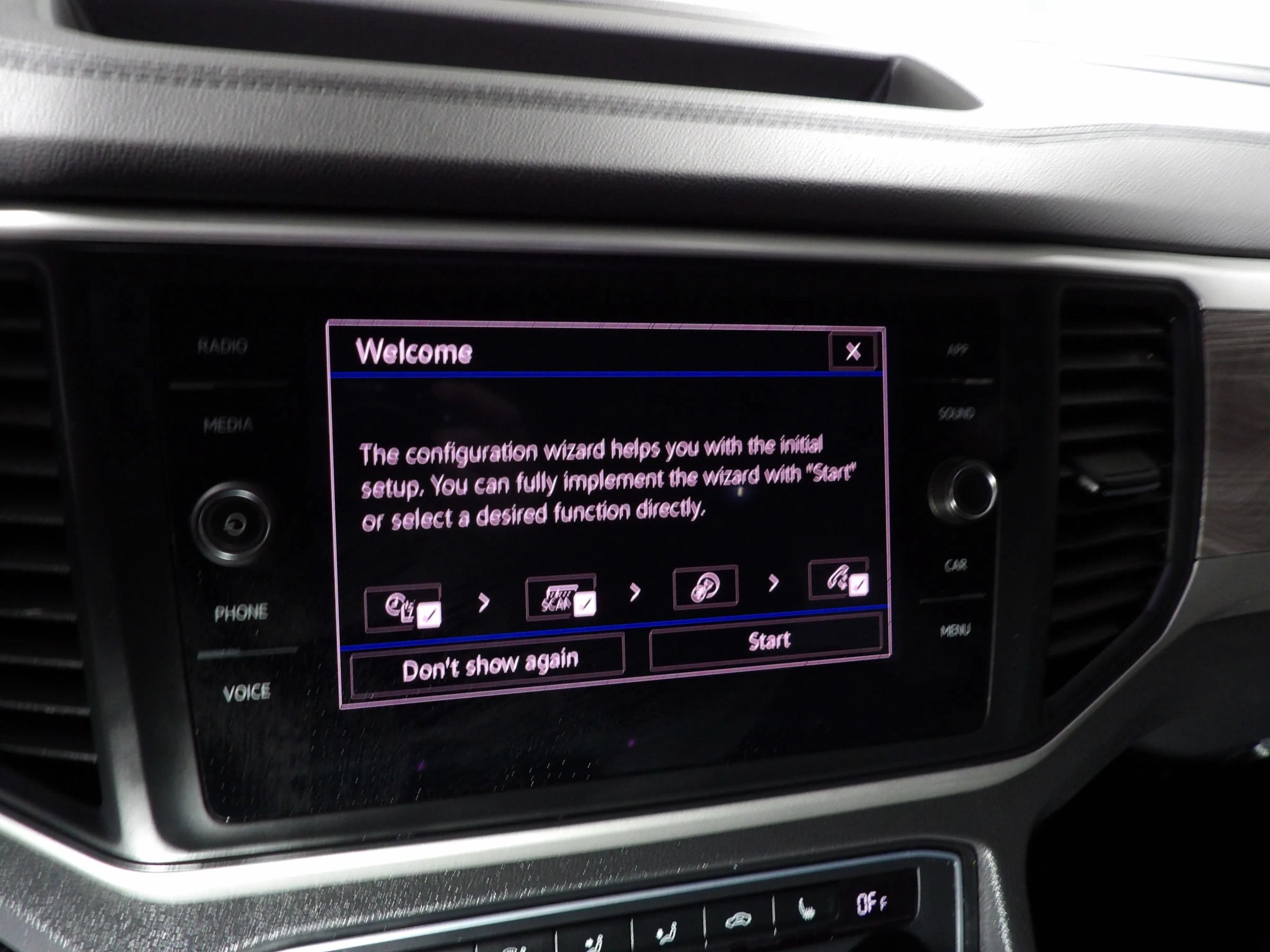 Used 2021 Volkswagen Atlas Cross Sport SE w/ Panoramic Sunroof Package AWD/4WD image 19