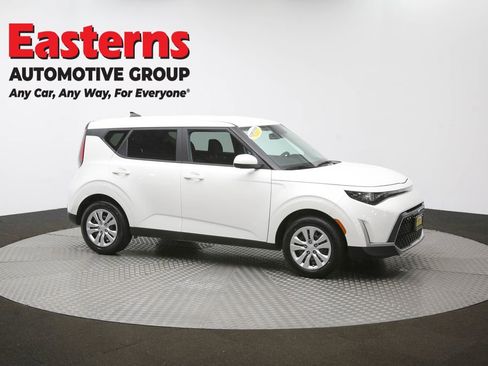 Used 2025 Kia Soul LX FWD image 47