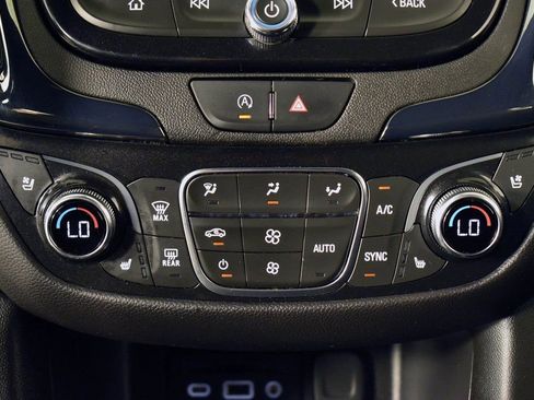 Used 2024 Chevrolet Equinox Premier image 43