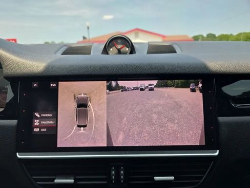 Used 2020 Porsche Cayenne AWD/4WD image 34