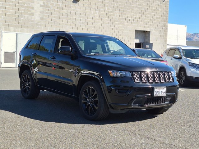 Used 2020 Jeep Grand Cherokee Altitude AWD/4WD image 3