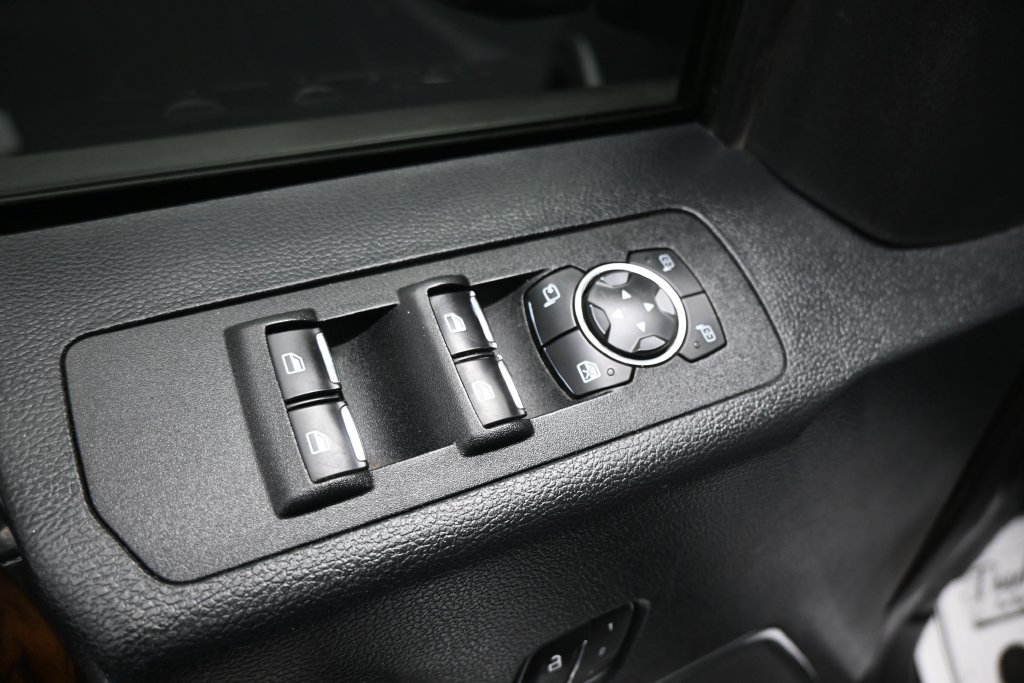 Used 2019 Ford F150 Lariat w/ Equipment Group 502A Luxury AWD/4WD image 13