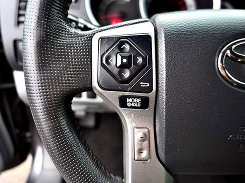 Used 2014 Toyota Tacoma PreRunner image 17