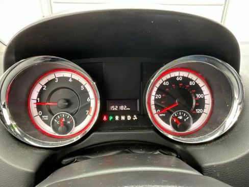 Used 2019 Dodge Grand Caravan SXT FWD image 10