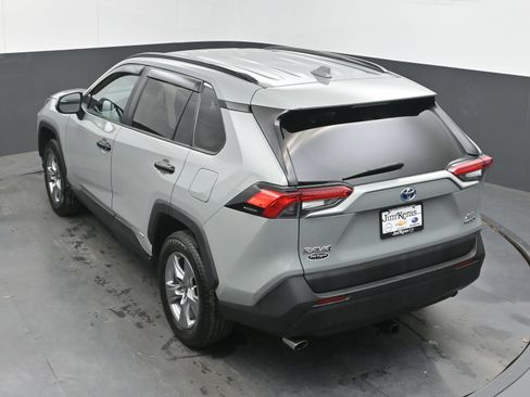 Used 2022 Toyota RAV4 XLE AWD/4WD image 35