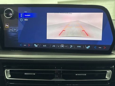 New 2026 Chevrolet Traverse LT w/ LPO, Floor Liner Package AWD/4WD image 17