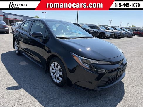 Used 2023 Toyota Corolla LE w/ Carpet Mat Package (TMS) FWD image 1