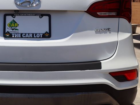 Used 2017 Hyundai Santa Fe Sport FWD image 20