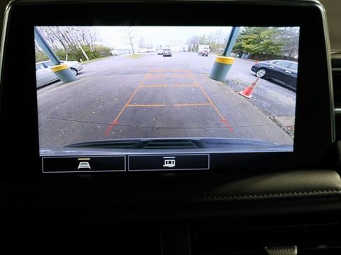 Used 2021 Chevrolet Suburban Z71 image 17