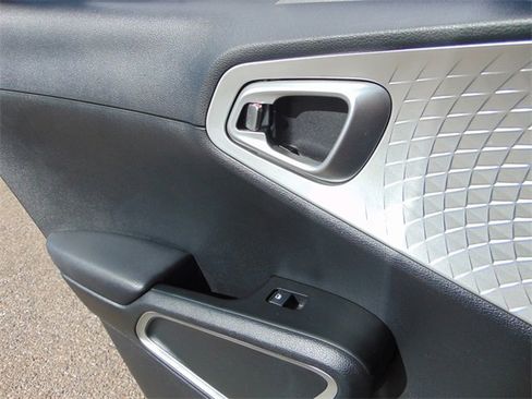 Used 2021 Kia Soul LX image 23