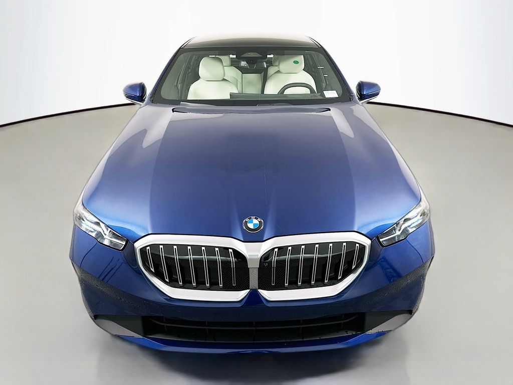 Used 2026 BMW 530i w/ Executive Package RWD image 2