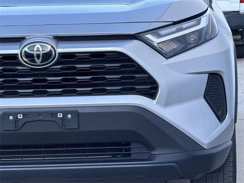 Used 2024 Toyota RAV4 XLE w/ Convenience Package image 9
