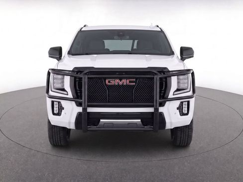 Used 2023 GMC Yukon AT4 w/ AT4 Premium Package AWD/4WD image 5