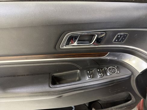 Used 2017 Ford Explorer Limited image 15